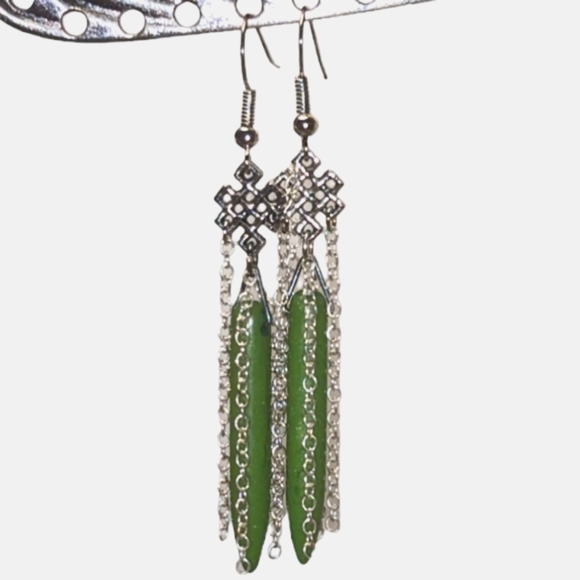 Angel Heart Treasures Jewelry - Handmade Silver Plated Celtic Knot Chains & Howlite Dagger Bead Dangle Earrings